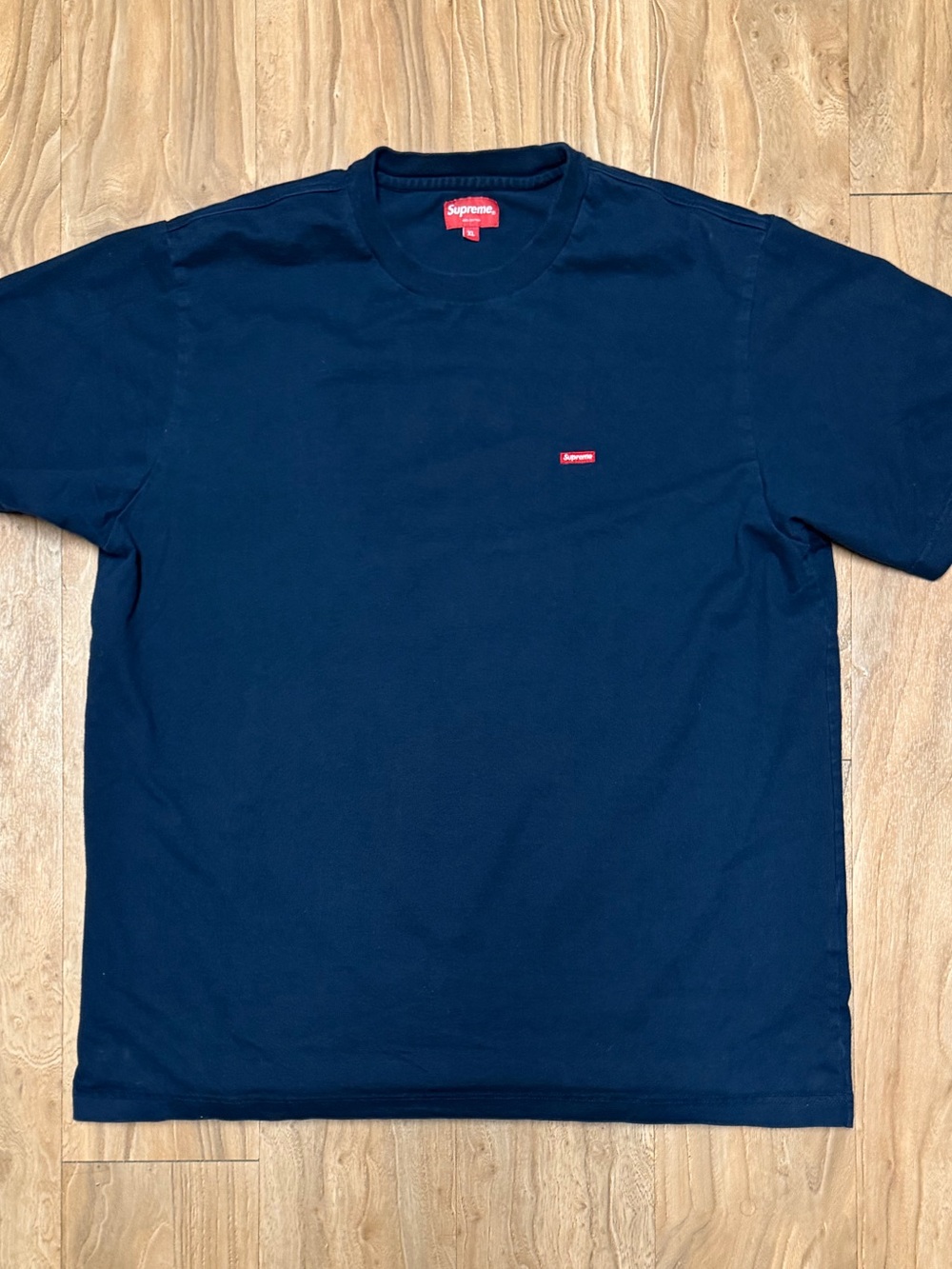 **SUPREME** small box logo t-shirt SIZE XL - Picture 2 of 5